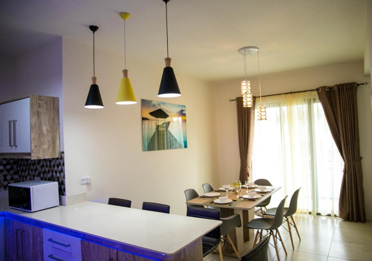 Luxury 2 Bedroom Apartment With Pool - Close To Flic-En-Flac Beach Eksteriør billede